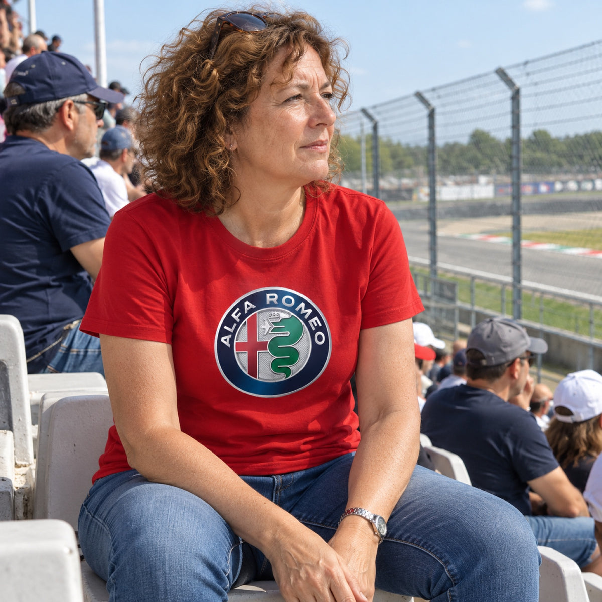 Alfa Romeo AR Logo T-Shirt – Red – ilustrační foto 2 (AI)