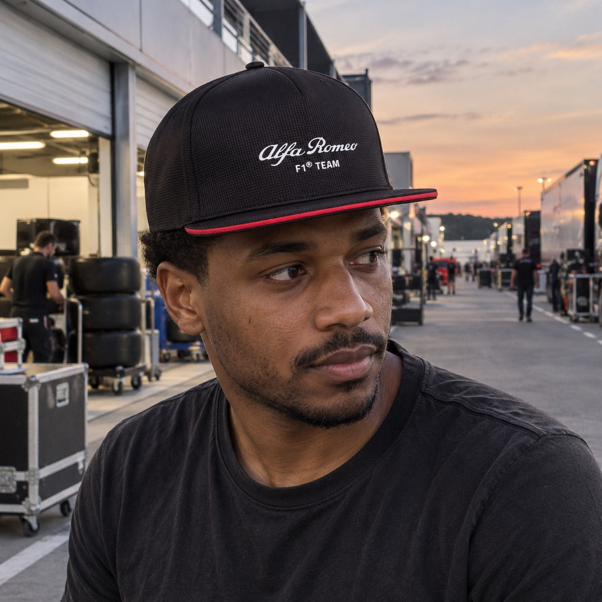 Alfa Romeo F1 Team Flat Peak Cap – Black – ilustrační foto (AI)