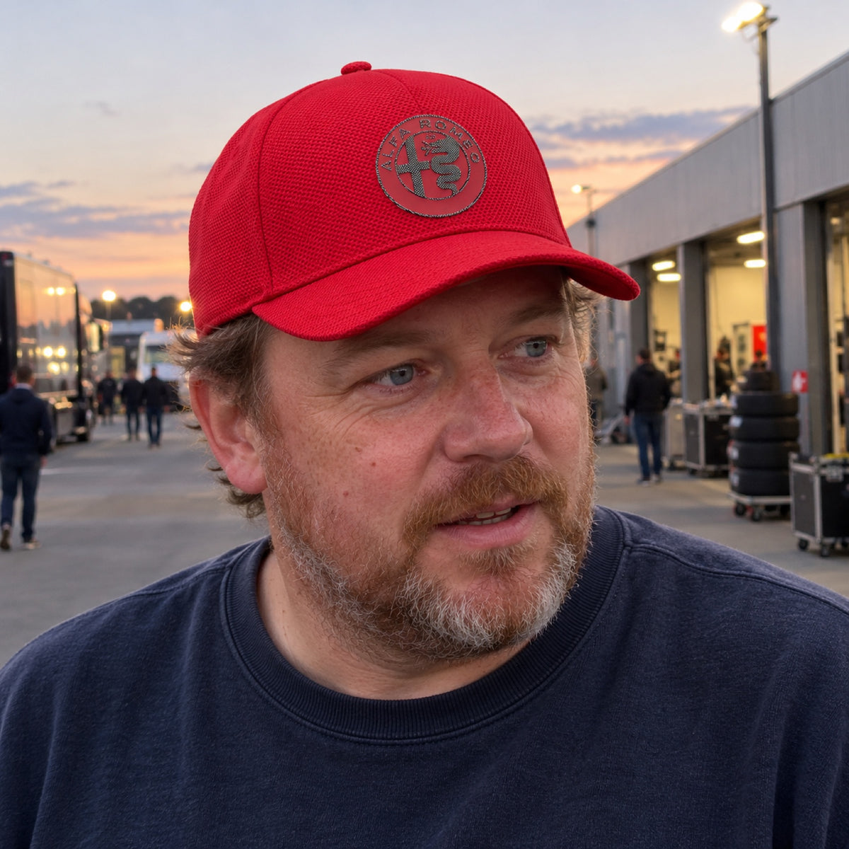 Alfa Romeo Logo Cap – Red – ilustrační foto (AI)