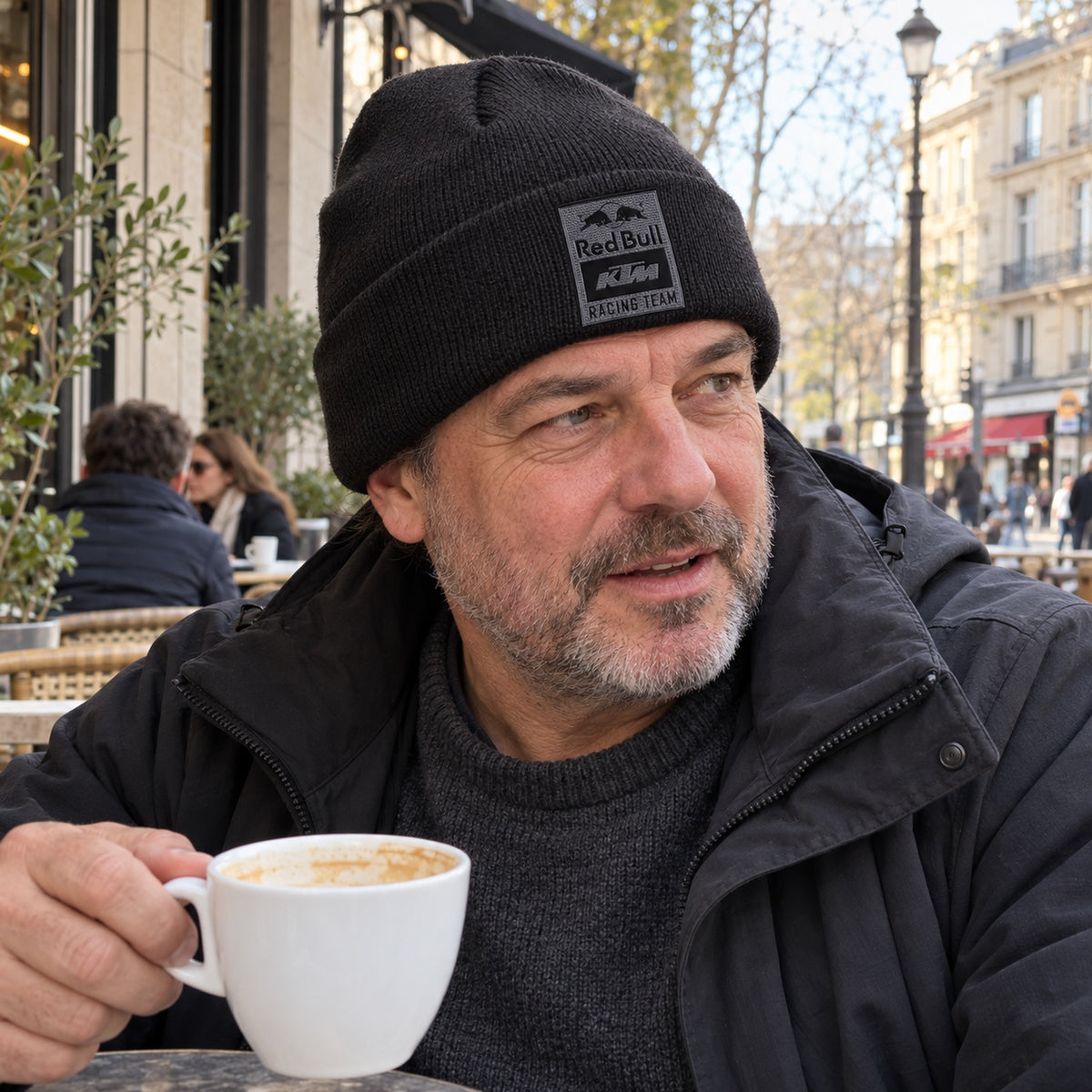 KTM Red Bull Racing Carbon Beanie – Black – ilustrační foto (AI)