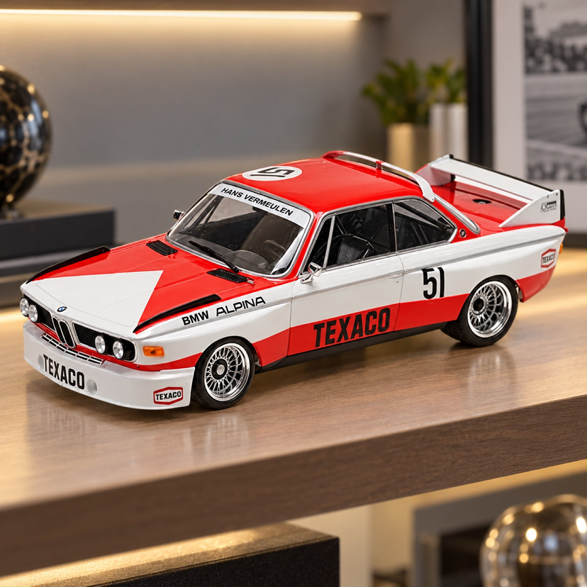 Model Minichamps BMW 3.0 CSL Zandvoort 1974 1:18 – H. Vermeulen – ilustračné foto (AI)