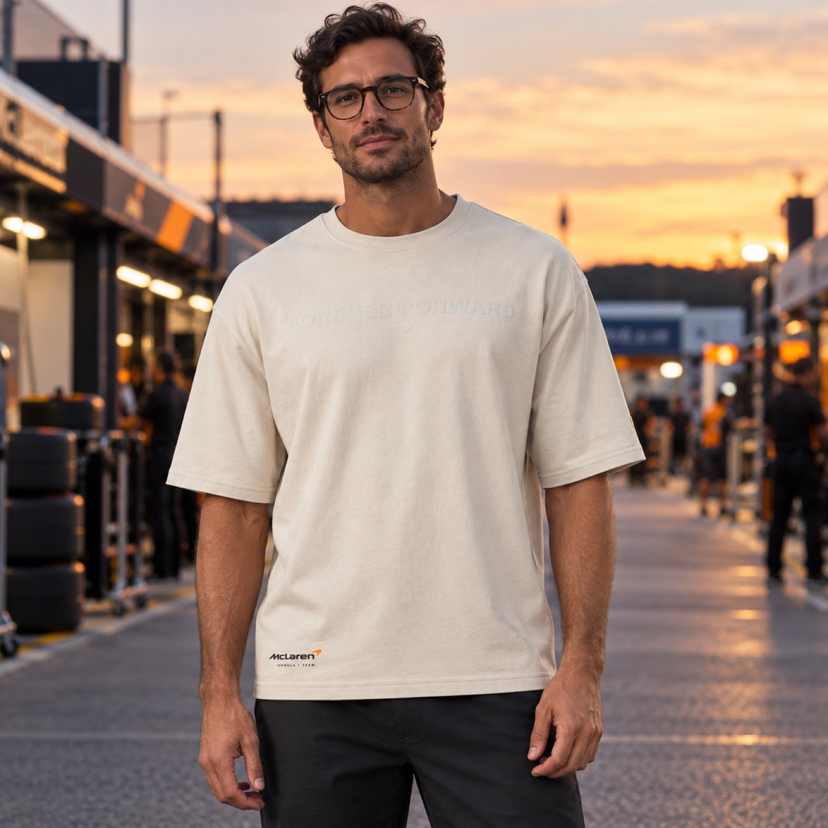 McLaren F1 New Era Speedmark Casual T-Shirt – Sand – illustrative photo (AI)