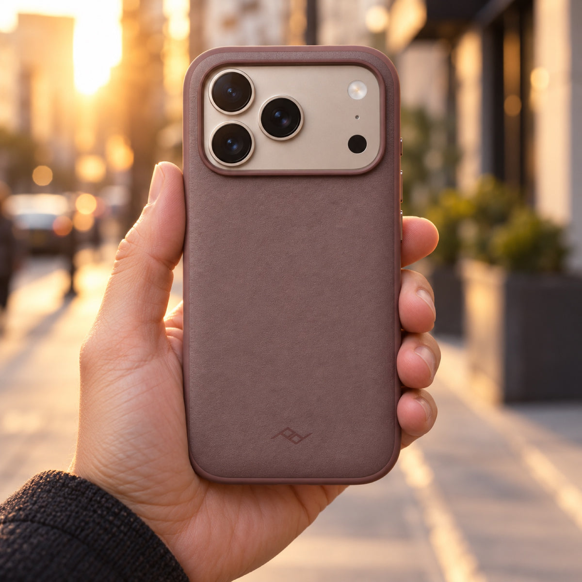 Peak Design Everyday Case Non-Slimlink iPhone 18 Pro – Dusk Clarino – illustrative photo (AI)