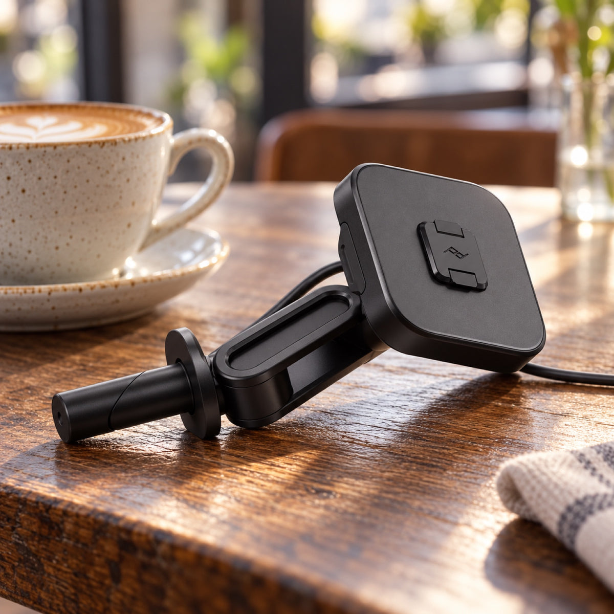 Peak Design Motorcycle Mount Stem Mount Charging – čierna – ilustračné foto (AI)
