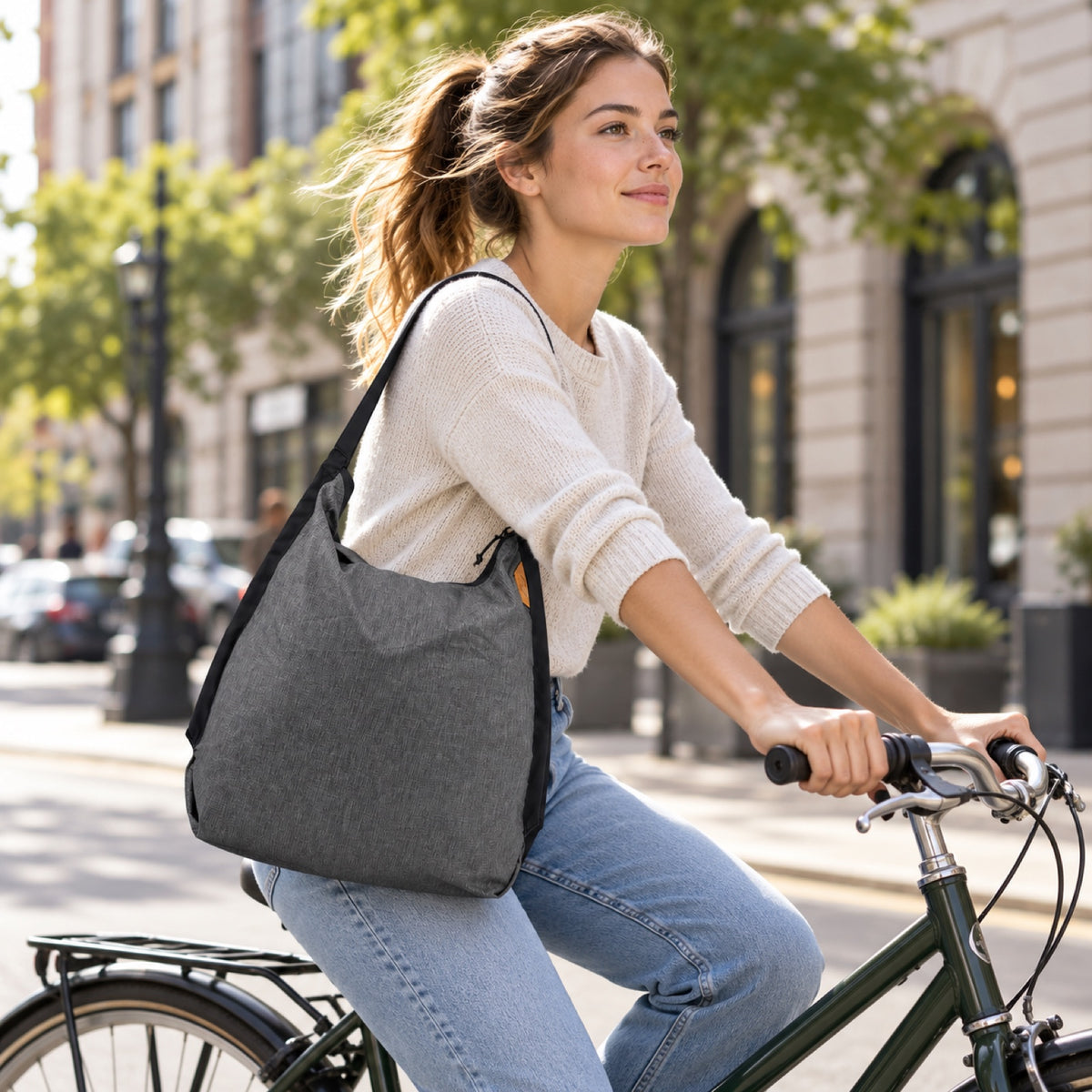 Peak Design Packable Tote v2 – Charcoal – ilustračné foto (AI)