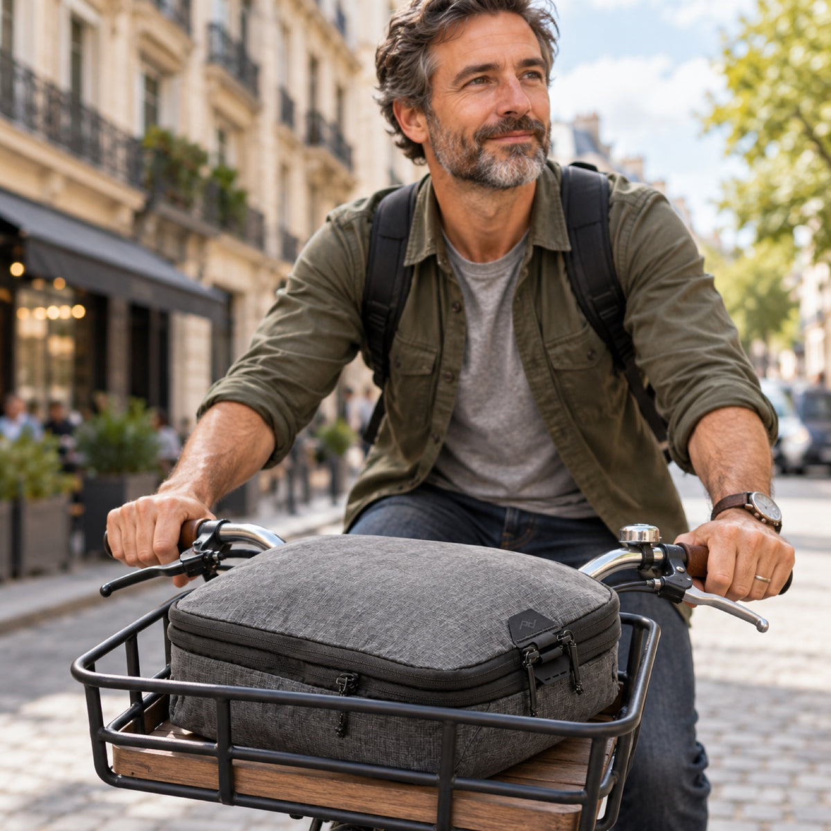 Peak Design Packing Cube S Medium – Charcoal – ilustračné foto (AI)