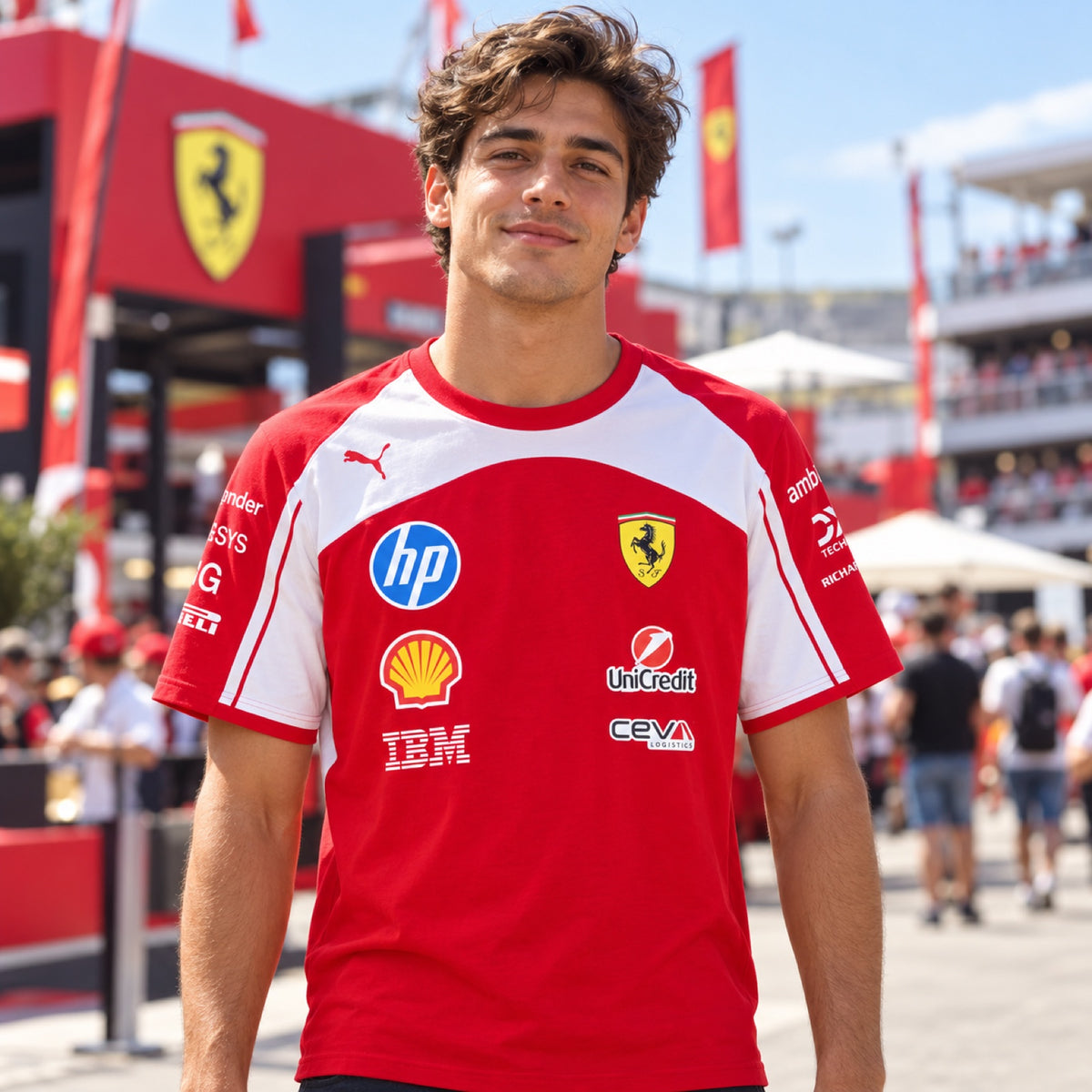 Tímové tričko Scuderia Ferrari F1 x Puma s logami sponzorov – ilustračné foto (AI)