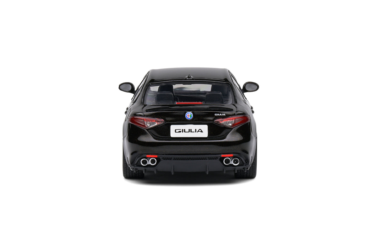 Model Solido Alfa Romeo Giulia Quadrifoglio 1:43 čierna