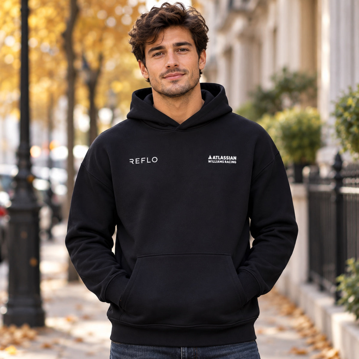 Fanúšikovská mikina s kapucňou Carlos Sainz Williams Racing F1 – tmavomodrá – ilustračné foto (AI)