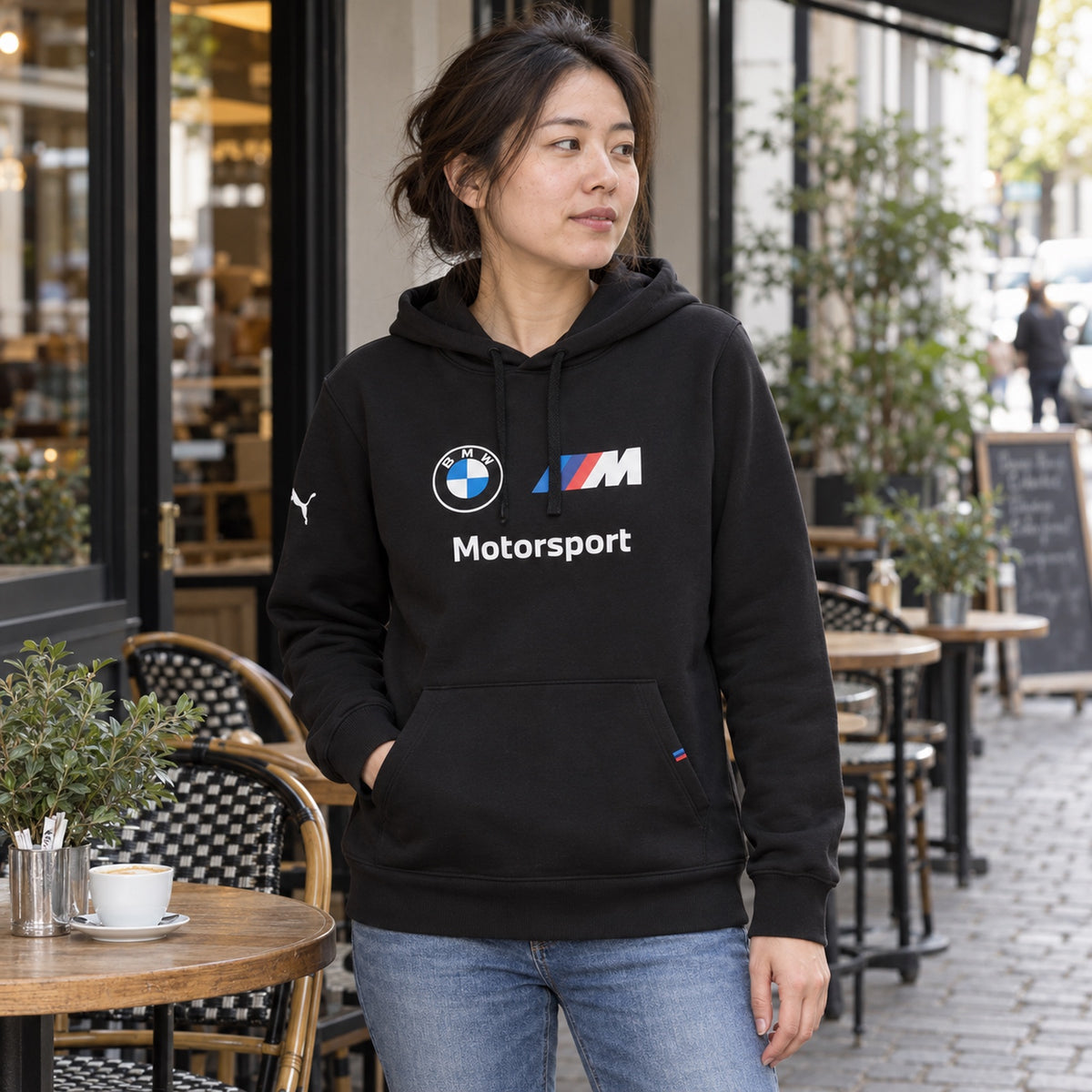 BMW Motorsport Casual Hoodie with BMW Logo – ilustrační foto 2 (AI)