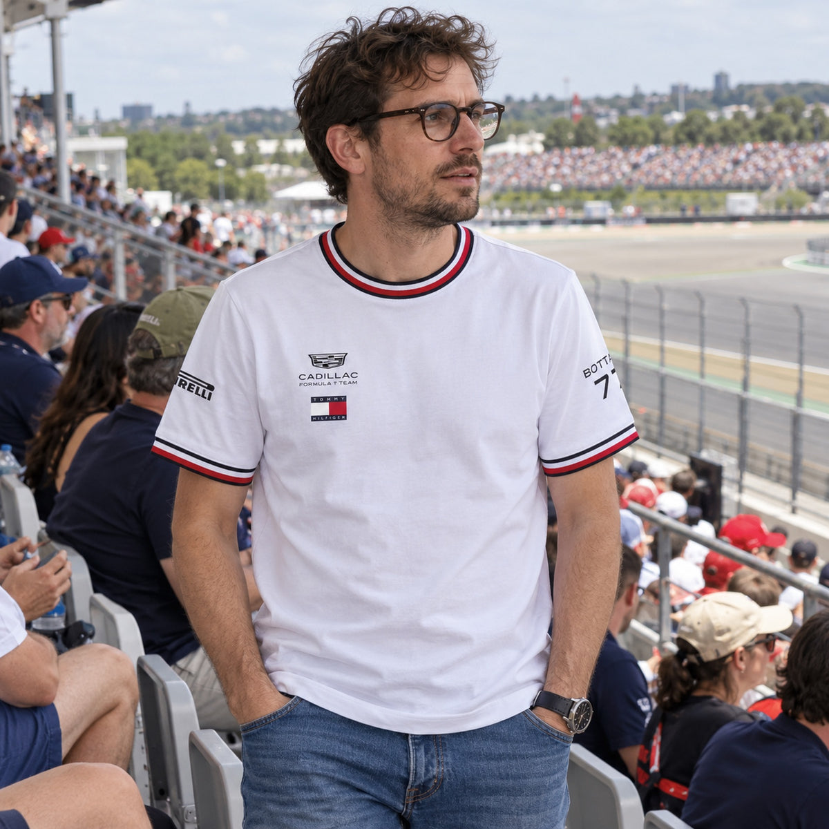 Valtteri Bottas Cadillac F1 x Tommy Hilfiger T-Shirt – Team Edition – ilustrační foto (AI)