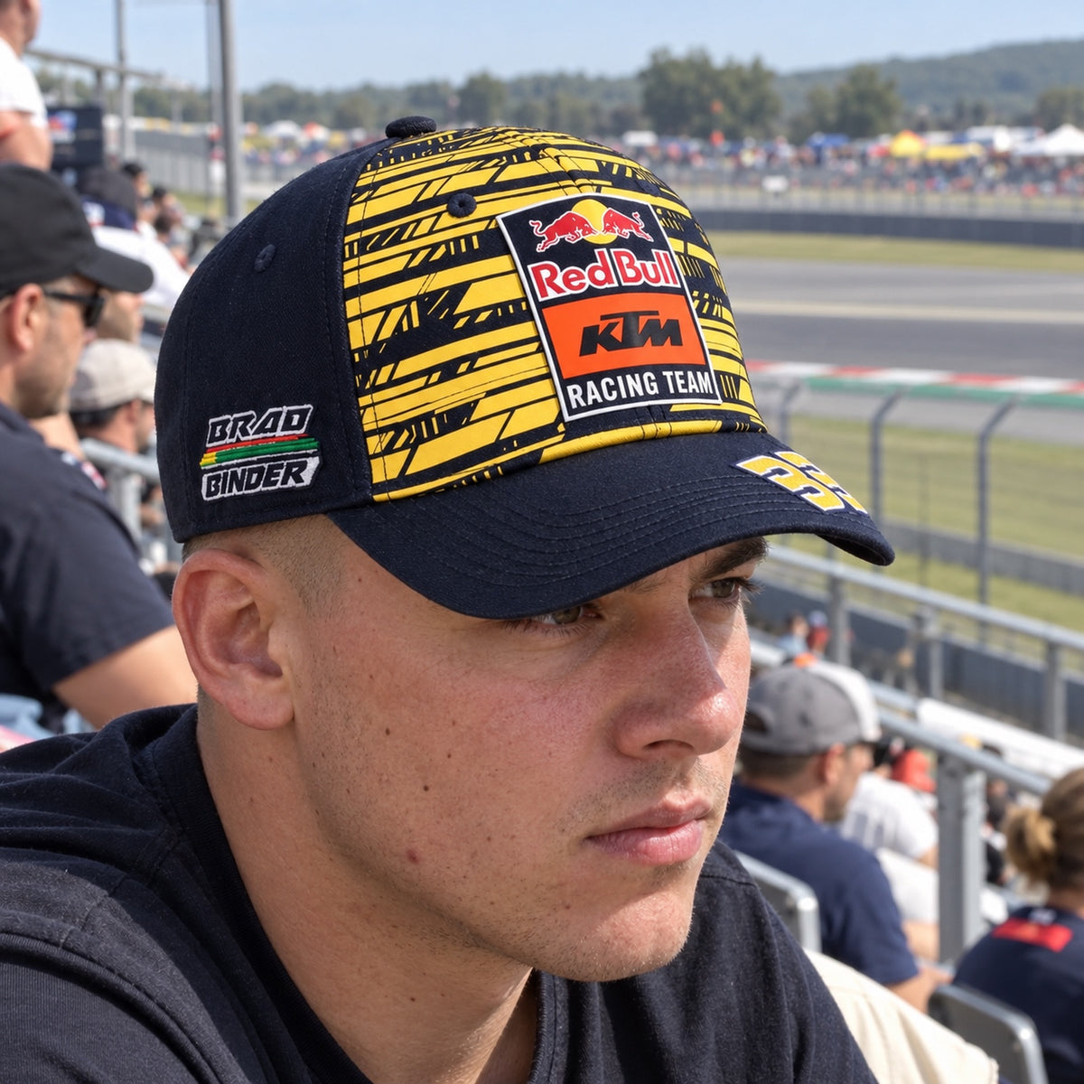 KTM Red Bull Racing Fan Cap – Brad Binder – ilustrační foto (AI)