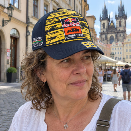 KTM Red Bull Racing Fan Cap – Brad Binder – ilustrační foto 2 (AI)