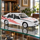 Model Alfa Romeo 75 Turbo Evoluzione – biely – ilustračné foto (AI)