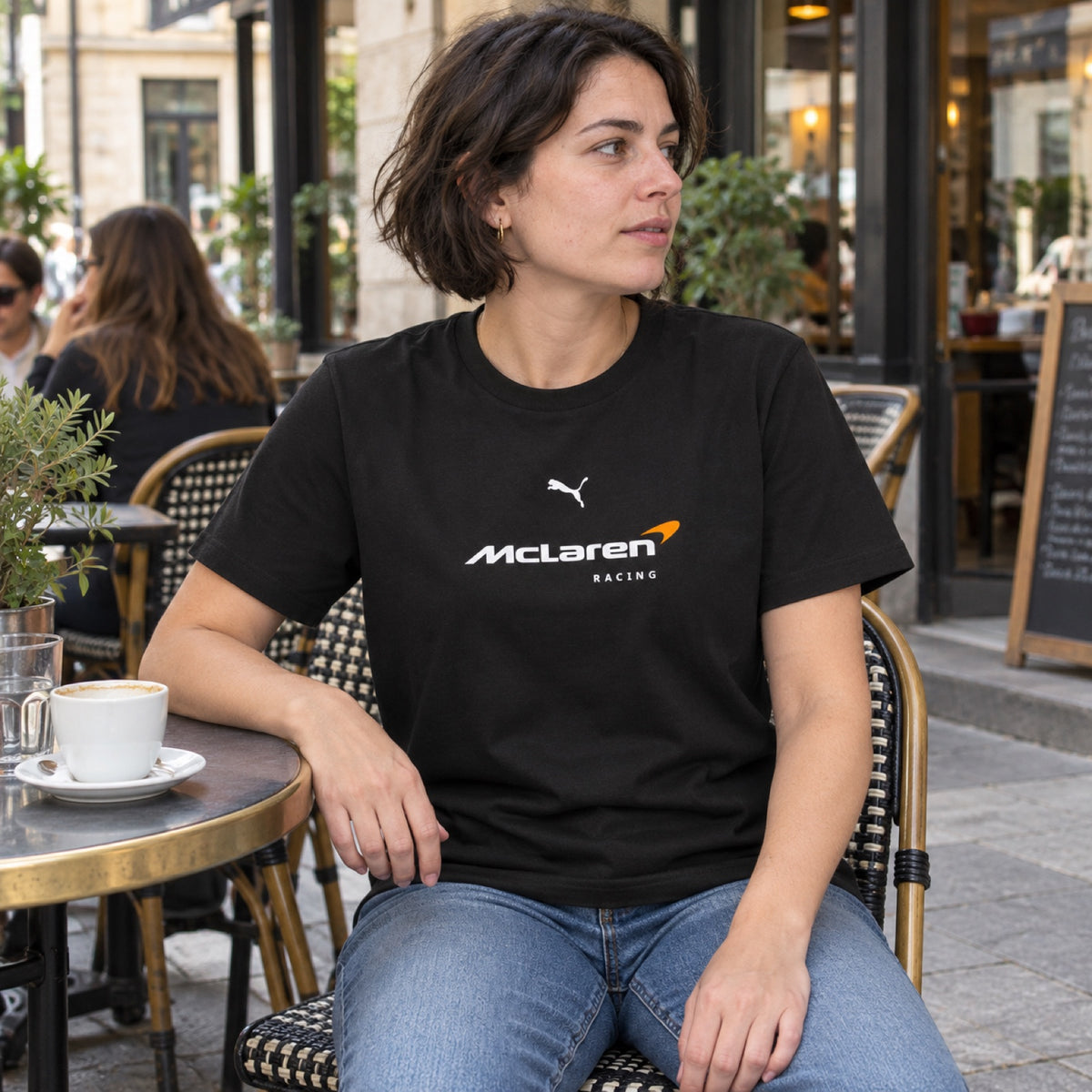McLaren F1 T-Shirt with Puma Logo – Black, Casual Edition – ilustrační foto 2 (AI)