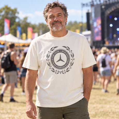 Tričko Adidas Mercedes-AMG PETRONAS F1 SILVER ARROWS – voľnočasová edícia – ilustračné foto (AI)