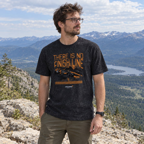 McLaren F1 NE Finish Line Fan T-Shirt – Black – ilustrační foto (AI)