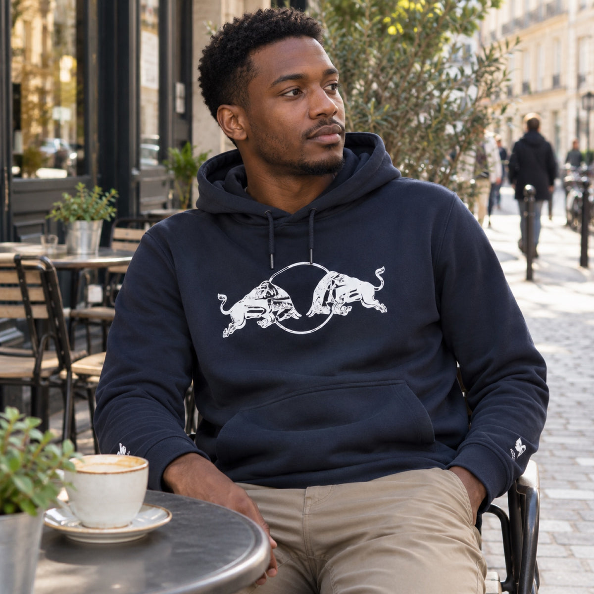Oracle Red Bull Racing Hoodie with Bull Motif – Navy – ilustrační foto (AI)