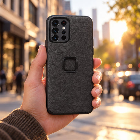 Peak Design Everyday Case Samsung Galaxy S21 Ultra – Charcoal – ilustračné foto (AI)