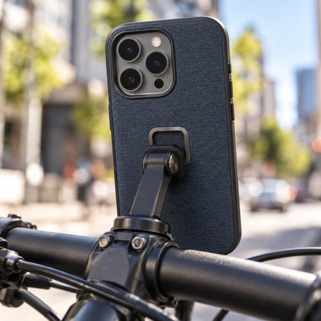 Peak Design Everyday Case iPhone 15 Pro Max v2 – Midnight – ilustračné foto (AI)