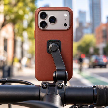 Peak Design Everyday Case Slimlink iPhone 18 Pro Max – Redwood Clarino – illustrative photo (AI)