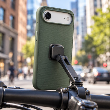 Peak Design Everyday Fabric Case – iPhone 17 Air – Sage – ilustračné foto (AI)