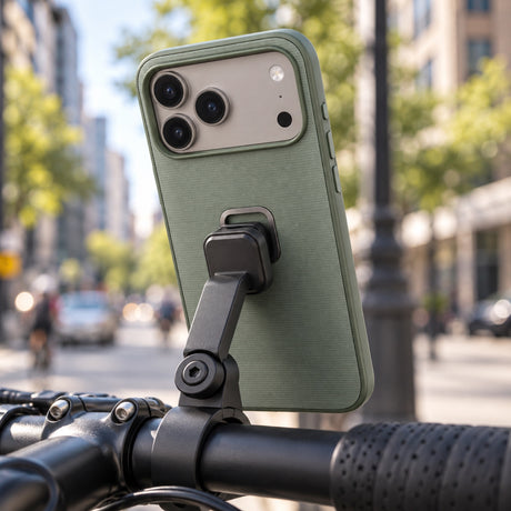 Peak Design Everyday Fabric Case – iPhone 17 Pro Max – Sage – ilustračné foto (AI)