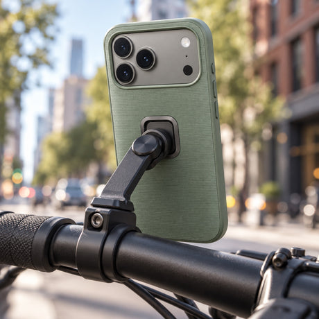 Peak Design Everyday Fabric Case – iPhone 17 Pro – Sage – ilustračné foto (AI)
