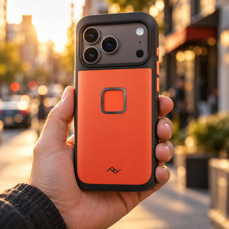Peak Design GNAR Case – iPhone 17 Pro – Ibis – ilustračné foto (AI)