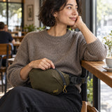Peak Design Outdoor Sling 2L – Kelp – illustrative photo (AI)