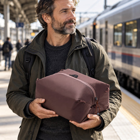 Peak Design Ultralight Packing Cube S Medium – Eclipse – ilustračné foto (AI)