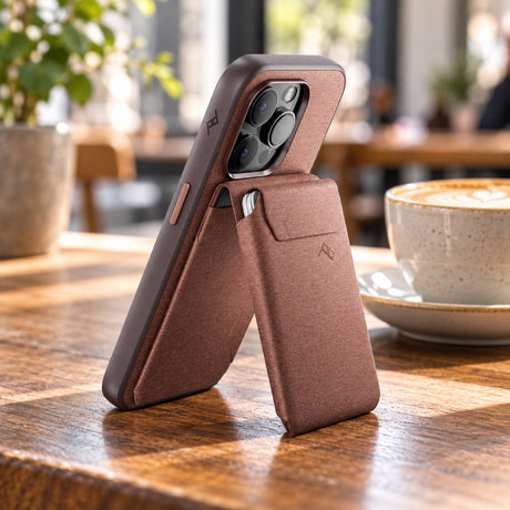 Peak Design Stand Wallet – Redwood – illustrative photo (AI)