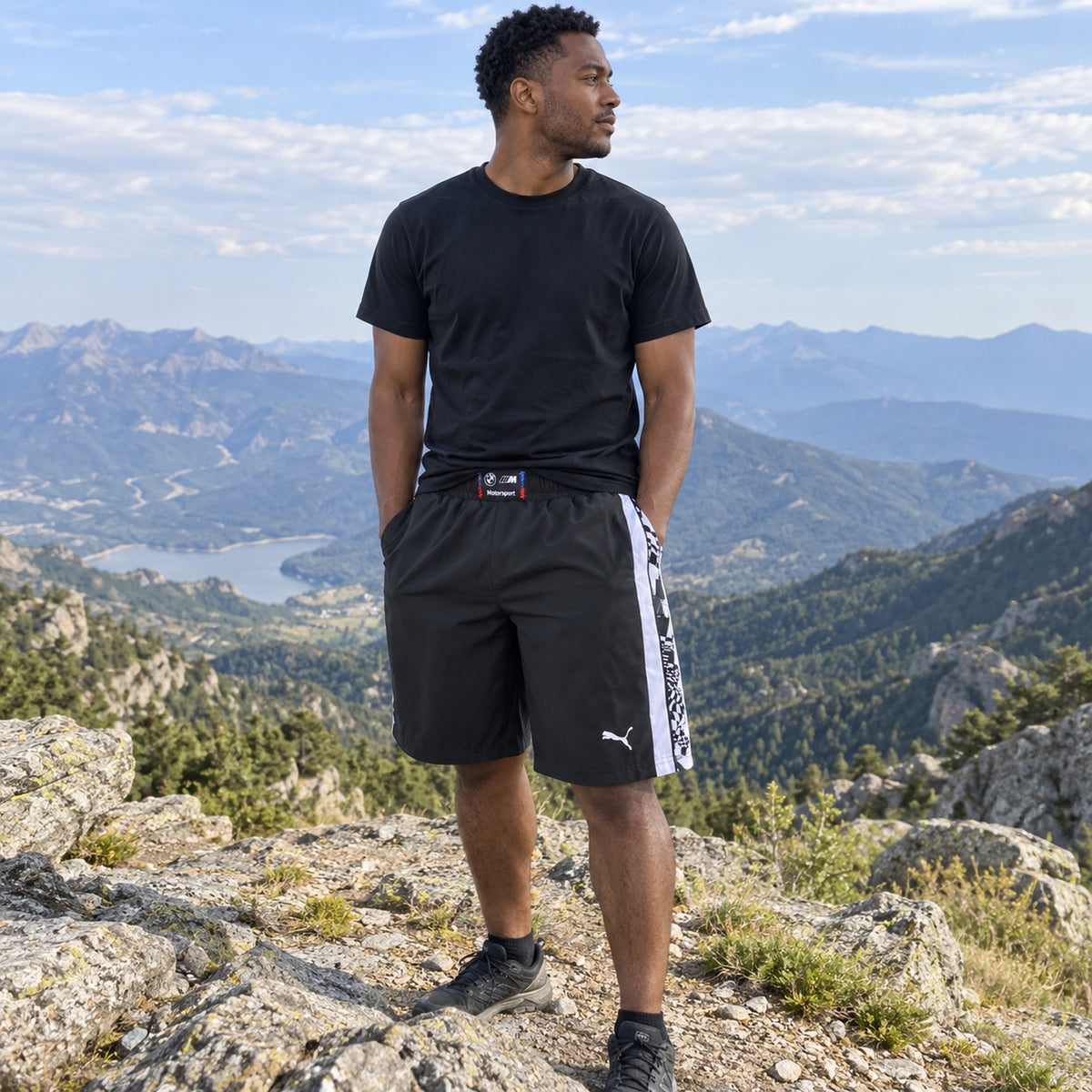 BMW Men's Sports Shorts with Logo – Black – ilustrační foto (AI)