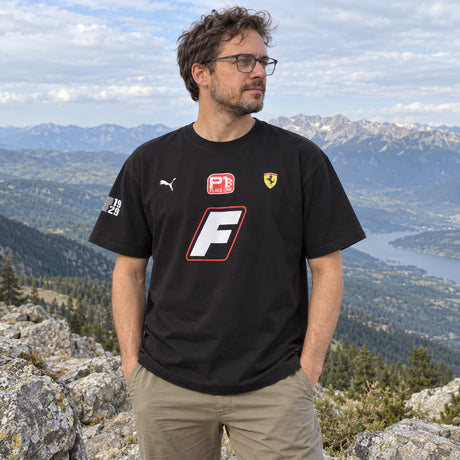 Ferrari Garage F1 Men's Oversized T-Shirt – Black – ilustrační foto (AI)