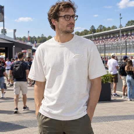 Formula 1 Casual T-Shirt with Small F1 Logo – ilustrační foto (AI)