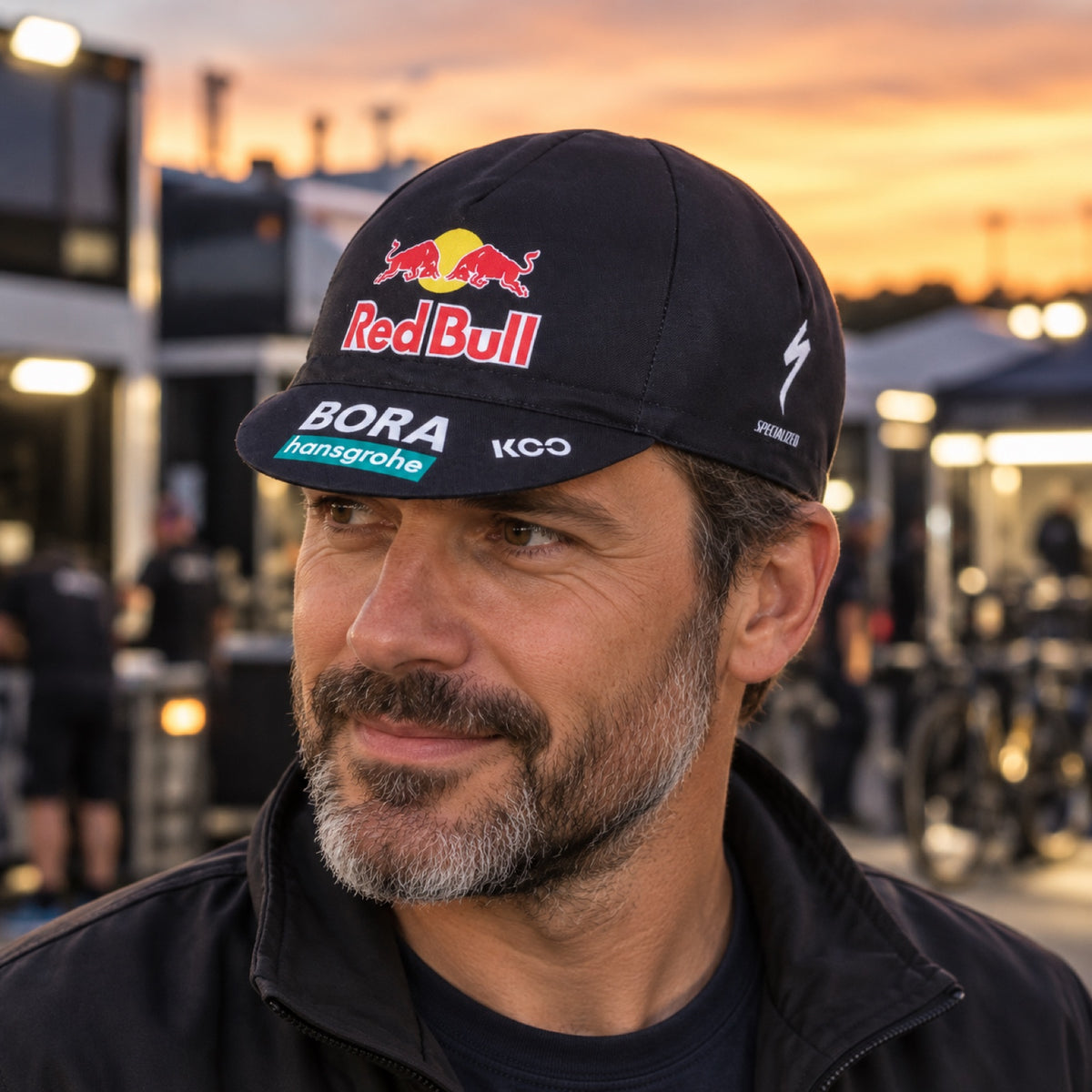 Cyklistická čiapka Red Bull Bora Hansgrohe – tímová edícia SPECIALIZED – ilustračné foto (AI)