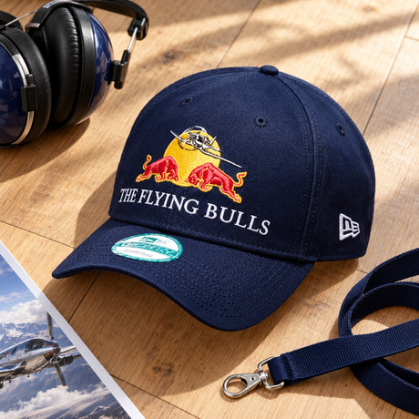 Detská šiltovka Red Bull The Flying Bulls – tmavomodrá – ilustračné foto (AI)