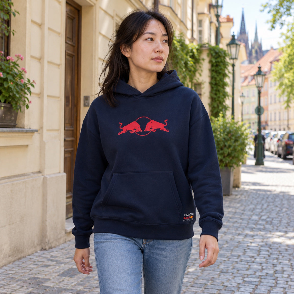 Oracle Red Bull Racing SPARK Edition Hoodie with Logo – Navy Blue – ilustrační foto 2 (AI)