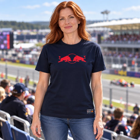 Tričko Oracle Red Bull Racing edícia SPARK s logom – tmavomodré – ilustračné foto (AI)