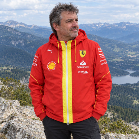Tímová bunda Scuderia Ferrari F1 PRO – červená – ilustračné foto (AI)