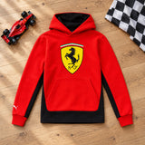 Detská voľnočasová mikina s kapucňou Scuderia Ferrari F1 s veľkým logom – červená – 128 cm – ilustračné foto (AI)