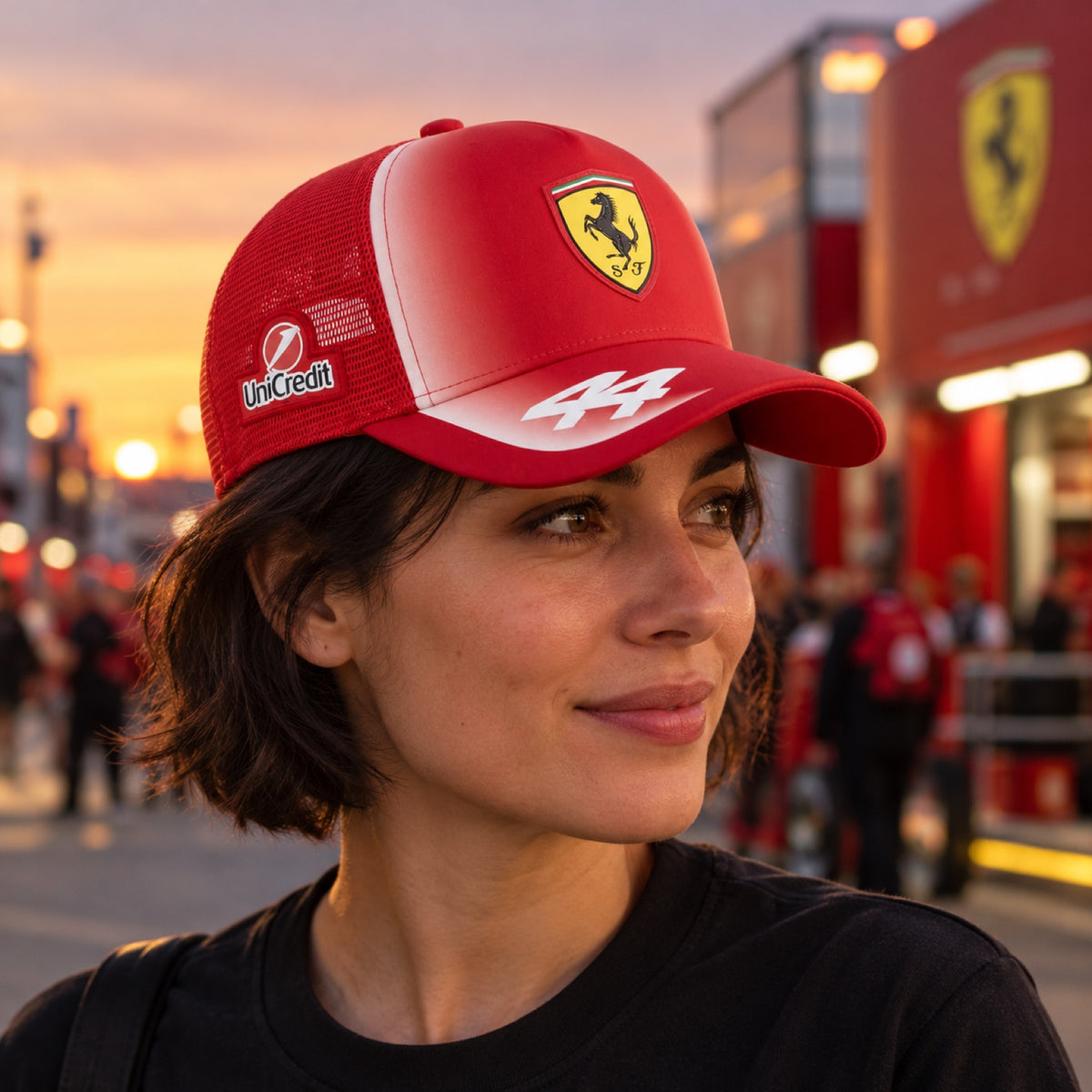 Sieťovaná šiltovka Lewis Hamilton Scuderia Ferrari F1 x Puma – tímová edícia – ilustračné foto (AI)