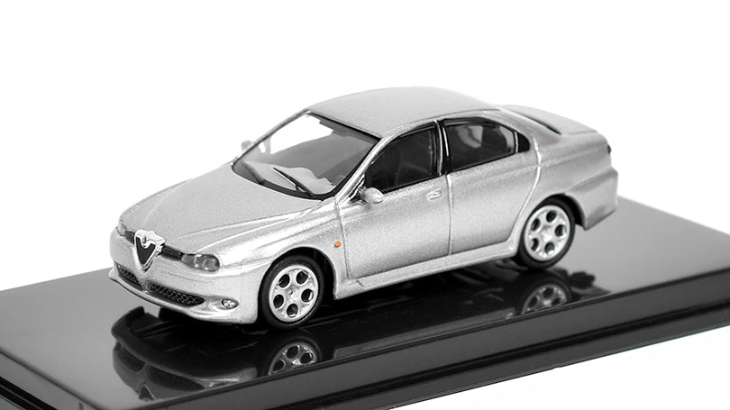 Model Alfa Romeo 156 GTA 1:87 strieborná