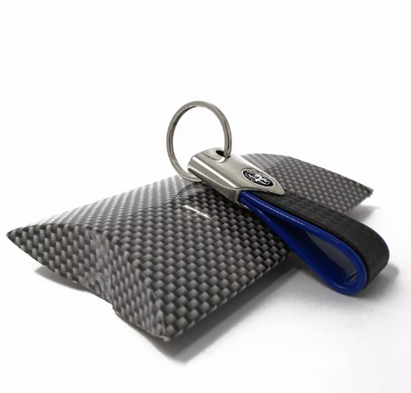 Alfa Romeo kľúčenka BAND carbon blu