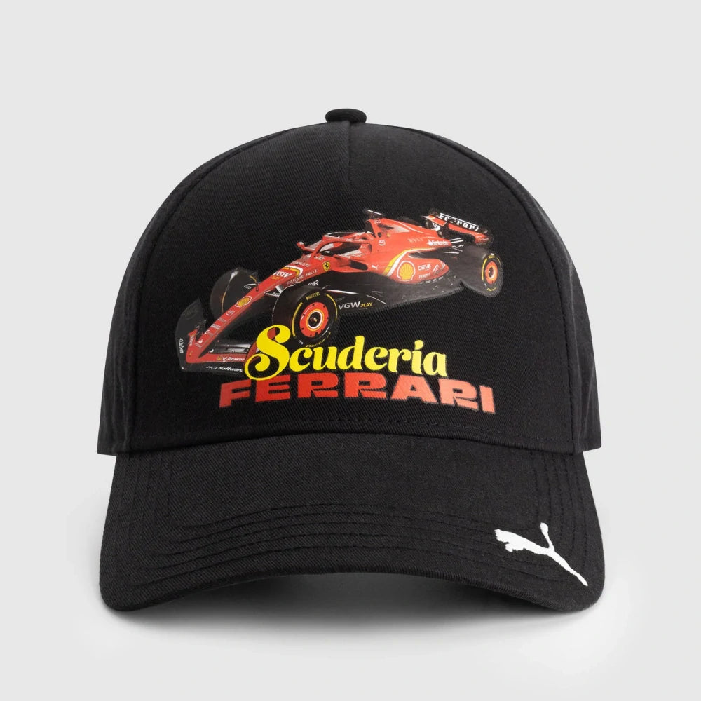 Šiltovka Scuderia Ferrari F1 s potlačou auta – čierna
