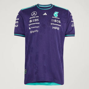 Tímové tričko Mercedes-AMG PETRONAS F1 x Adidas Authentic – fialové, Singapore 2026 Edition