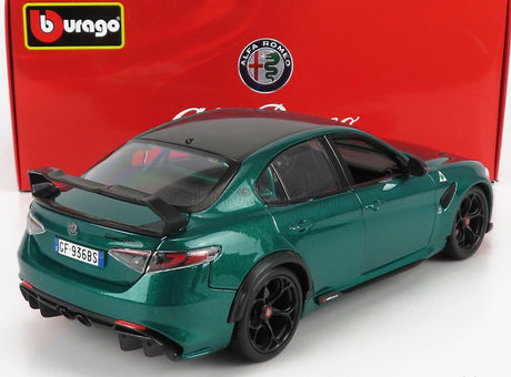 Model Bburago Alfa Romeo Giulia GTAm zelená