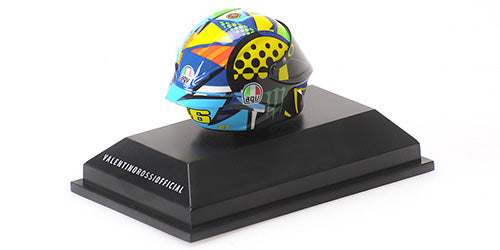Model Minichamps prilby Valentino Rossi MotoGP test Sepang 2020
