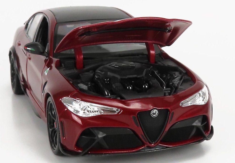 Model Bburago Alfa Romeo Giulia GTA červená