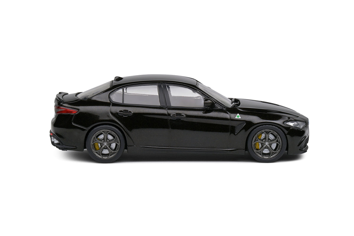 Model Solido Alfa Romeo Giulia Quadrifoglio 1:43 čierna
